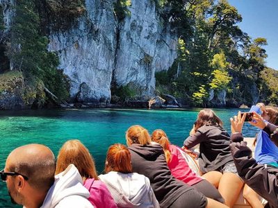 La belleza del Bosque sumergido en Lago Traful
