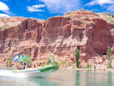 Propuesta de escapada en Alto Valle: navegar en semirrígidos en el río Limay