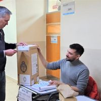 Francisco Sánchez fue uno de los primeros precandidatos en votar: ¿qué dijo?
