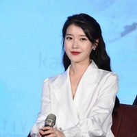 Los famosos artistas de K-Pop que se declararon fan de IU