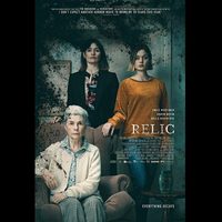 Relic: tres generaciones en un caserón misterioso