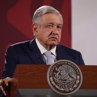 No hay que pelear, “es de mal gusto”, reprende AMLO a Sansores y Monreal