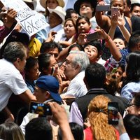 En tiempos neoliberales se promovió deliberadamente el olvido de la historia: López Obrador