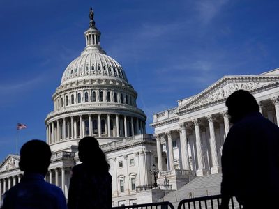 Condenan a siete años de cárcel a un seguidor de Trump por asalto al Capitolio