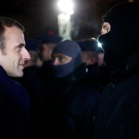 Francia prevé otra jornada de protestas; 'chalecos” evalúan tregua por atentado