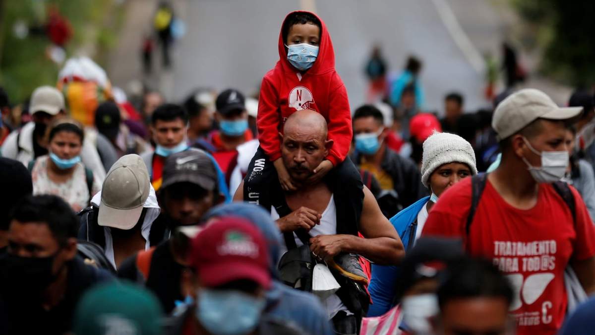 Cientos de hondureños partieron desde San Pedro Sula rumbo a la frontera sur de EE. UU. Fuente: (Twitter)