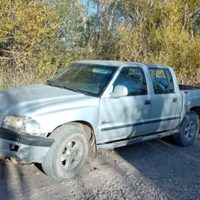 Armados y en una camioneta robada en Neuquén, asaltaron a dos personas y se llevaron $10 millones