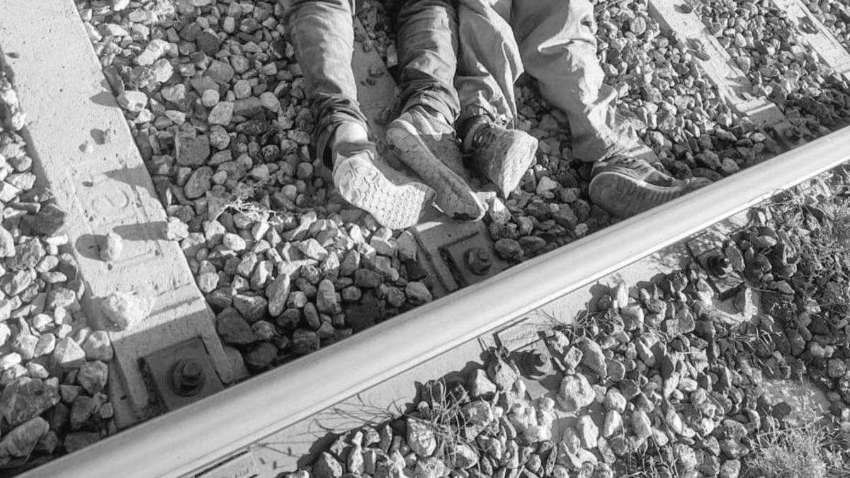 Hombres decapitados y mutilados por el tren
