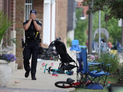 Un mexicano está entre los 6 muertos por tiroteo en desfile del 4 de julio en Chicago: SRE