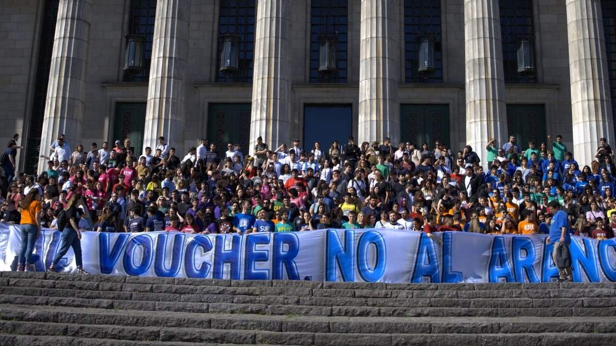 Protestas en contra de los voucher. Fuente: (Facebook)