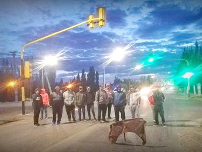 "Sobre ruta 22": Piquete de desocupados en Plottier