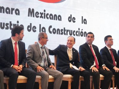 Reconocen empresarios liderazgo de Gobernador Durazo en obras estratégicas durante reunión nacional