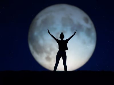 La Luna llena en Capricornio sacude a los signos del Zodíaco: movimientos astrológicos determinantes del 7 al 13 de julio