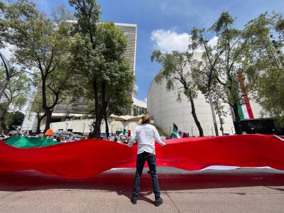 Empleados del Poder Judicial bloquean acceso al Senado