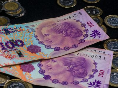 Una de esas monedas de $1 que tenés en el cajón podría valer una fortuna por un detalle que pasa desapercibido
