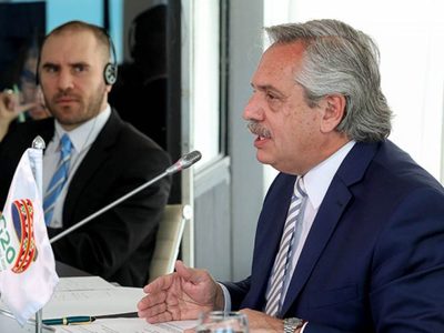Alberto Fernández participó del banderazo en apoyo al Gobierno: "Estoy muy agradecido"
