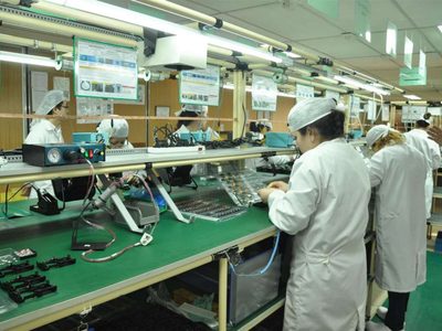 Acuerdo entre la CGT y la UIA: los trabajadores suspendidos cobrarían un 75% del sueldo