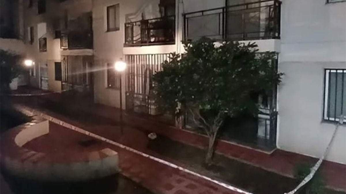 Un ladrón entró a una casa en Córdoba para robar y tiró a la víctima por el balcón