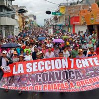 CNTE, trabajadores y campesinos de Chiapas hacen megamarcha contra reformas de Peña Nieto