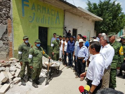 La reconstrucción de casas llevará tiempo y poblanos asumirán las labores, advierte Peña
