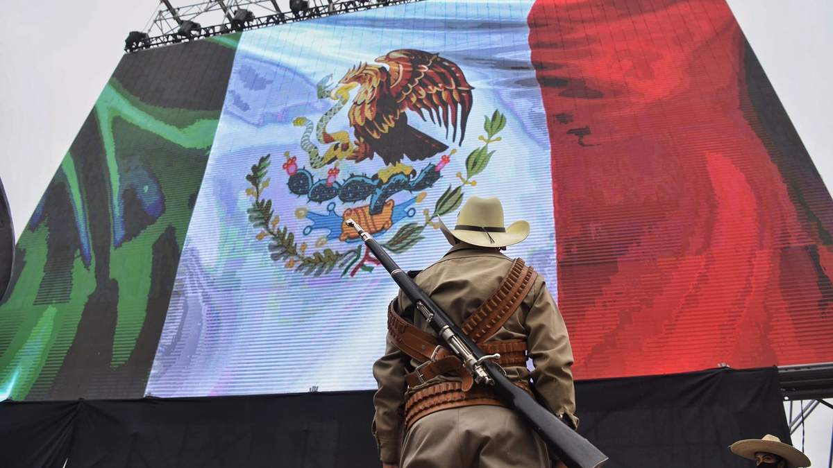 Preparativos del desfile por el 111 Aniversario del Inicio de la Revolución Mexicana