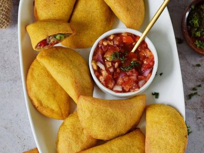 No tires la polenta que te sobró y prepará esta masa para empanadas sin TACC que son un lujo