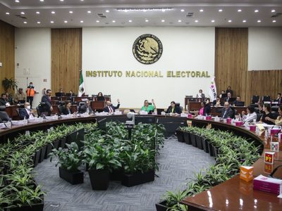 Fiscalización divide al INE: fallas en sistema, descuentos a multas e irregularidades motivan receso