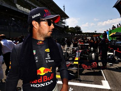 Red Bull agradece a "Checo" Pérez: "maestro de defensa mexicano"