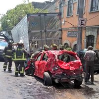 Persecución a tráiler en calles de Santa Fe termina en carambola; hay tres muertos