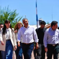 Figueroa anunció que Los Chihuidos tendrá energía solar permanente desde marzo de 2026