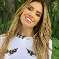 ¡Se le fue la mano! Andrea Escalona quiso recrear una escena y terminó a los golpes. ¡En vivo!