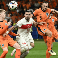 Países Bajos remonta para vencer 2-1 a Turquía y enfrentará a Inglaterra en semis de la Eurocopa