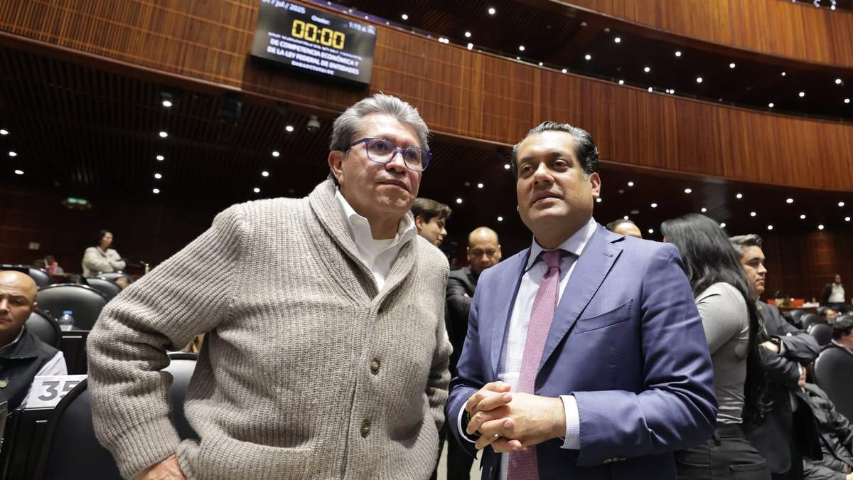 Ricardo Monreal y Sergio Gutiérrez Luna en la sesión