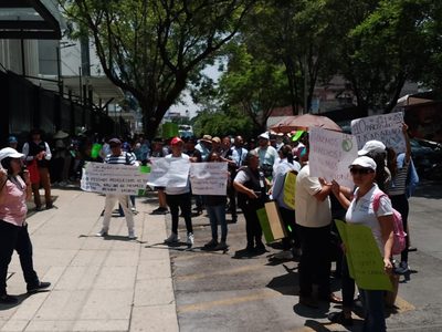 Trabajadores del IFT protestan en el Senado para exigir garantías laborales (Video)
