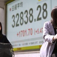 Mercados de Asia suben; el Nikkei 225 de Japón gana 6.5% pese a incertidumbre por aranceles