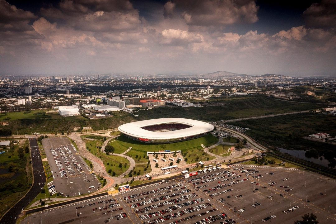 2 Foto Facebook  Estadio AKRON