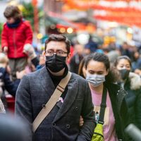 Los tapabocas no evitan el contagio de coronavirus si las personas están demasiado cerca: estudio