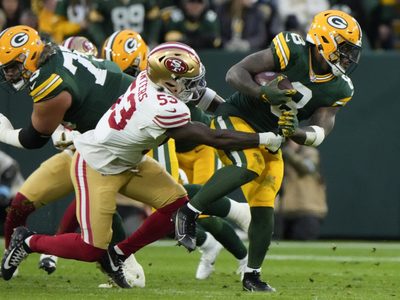 Packers aplastan a los 49ers con tres anotaciones de Josh Jacobs