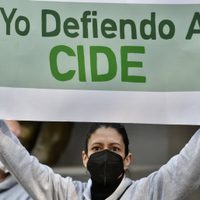 Académicos y reporteros protestan por destitución de coordinadora de maestría de periodismo del CIDE