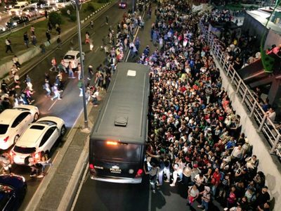 Fallas en las líneas 9 y 2 del Metro dejan a miles de usuarios varados