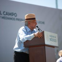 López Obrador revisará apoyos al campo para evitar huachicoleo