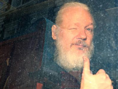 López Obrador le dejó una carta a Joe Biden en la que pide por la liberación de Julian Assange