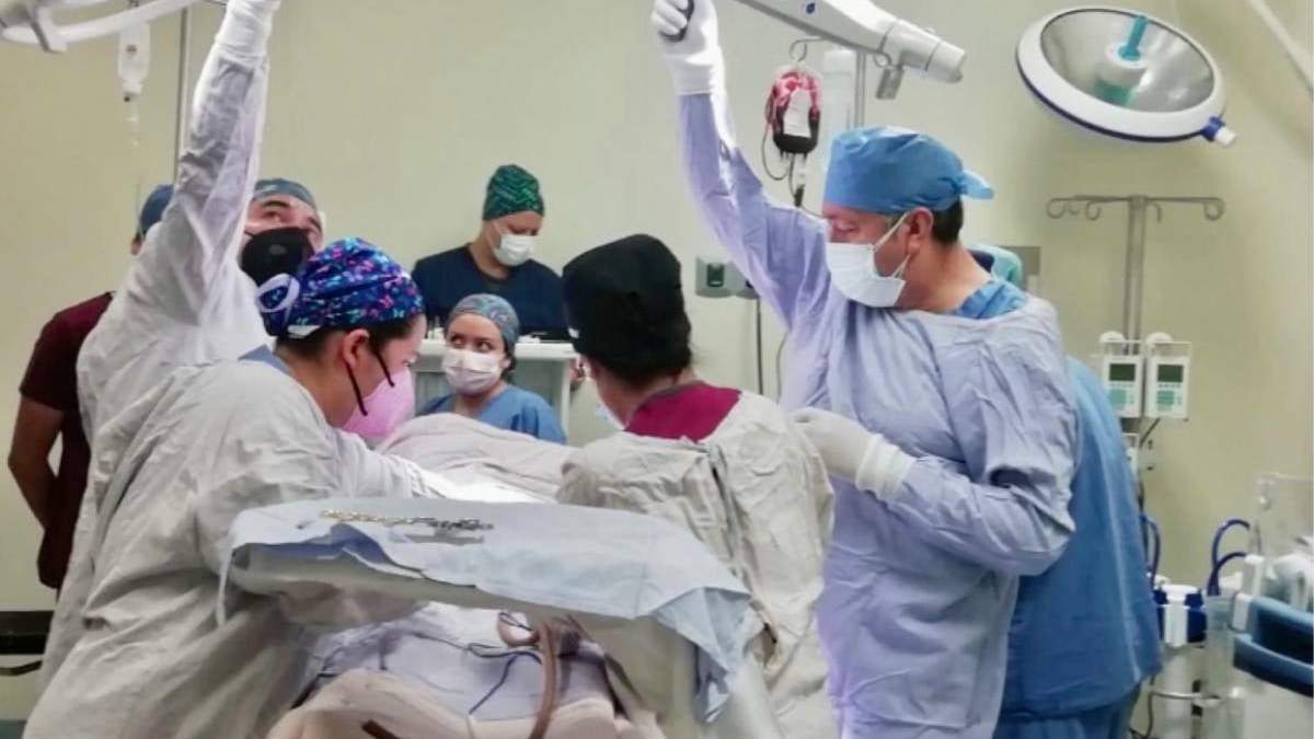 Médicos realizan un trasplante de hígado en Guanajuato