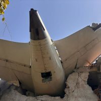 India: un sobreviviente del accidente aéreo en Ahmedabad salió caminando entre los escombros