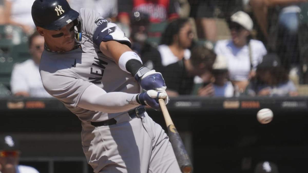 Aaron Judge iguala a Yogi Berra en el quinto lugar en la lista de jonrones de los Yankees