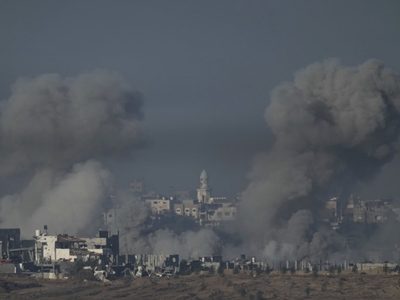 Israel extiende su ofensiva a toda la Franja de Gaza, mientras ordena más evacuaciones
