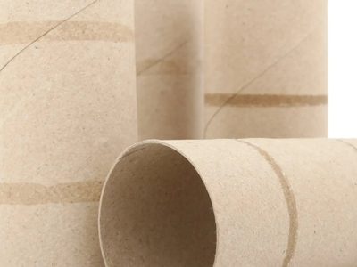 Con rollos de papel higiénico y un poco de yute, hacé este divino organizador estilo Boho para el baño de casa