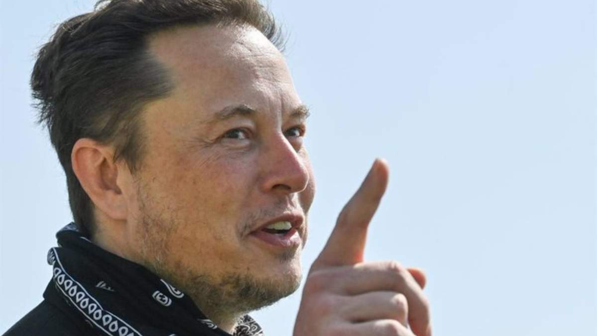 Elon Musk cree que sería "interesante" un servicio de correo electrónico de X