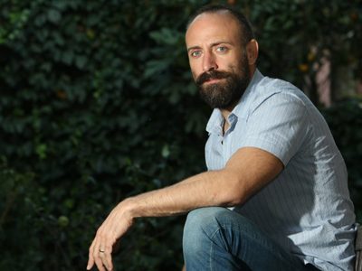 Tras ser condenado a prisión, así está hoy Halit Ergenç, el actor que interpretó a Onur en "Las mil y una noches"