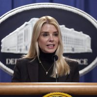 Fiscal de EU demanda a Nueva York por dar licencias de conducir a migrantes